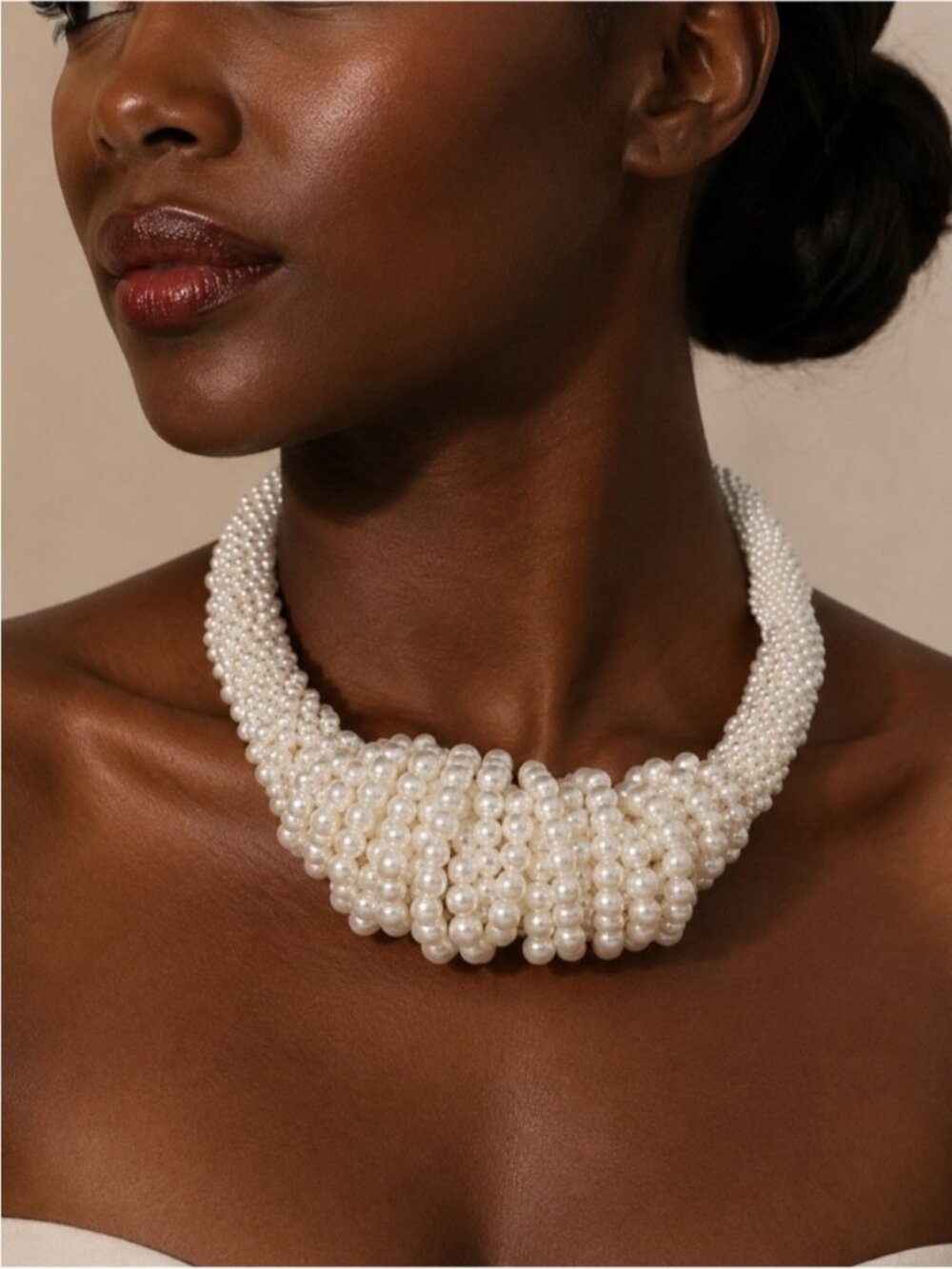 New! Vivi Pearl Statement Necklace NWOT 3005